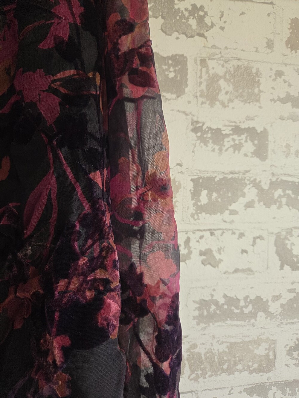 EVEREVE Floral Burnout Velvet Sheer Blouse Smocked Yoke Purple Pink Medium - Picture 3 of 9